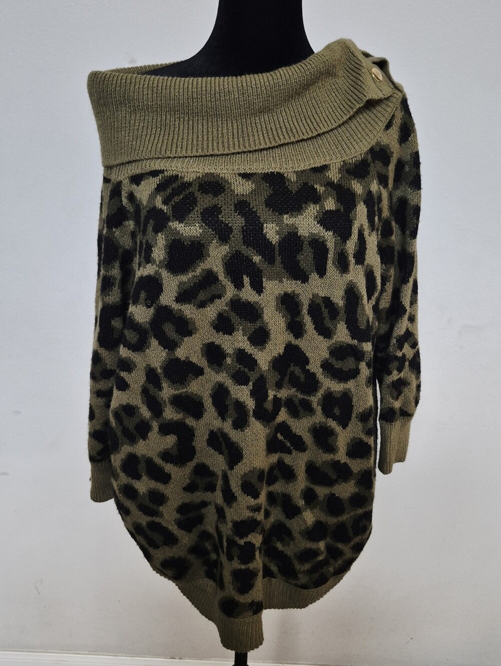 89th & Madison Olive and Black Leopard Off-Shoulder Sweater Size XL